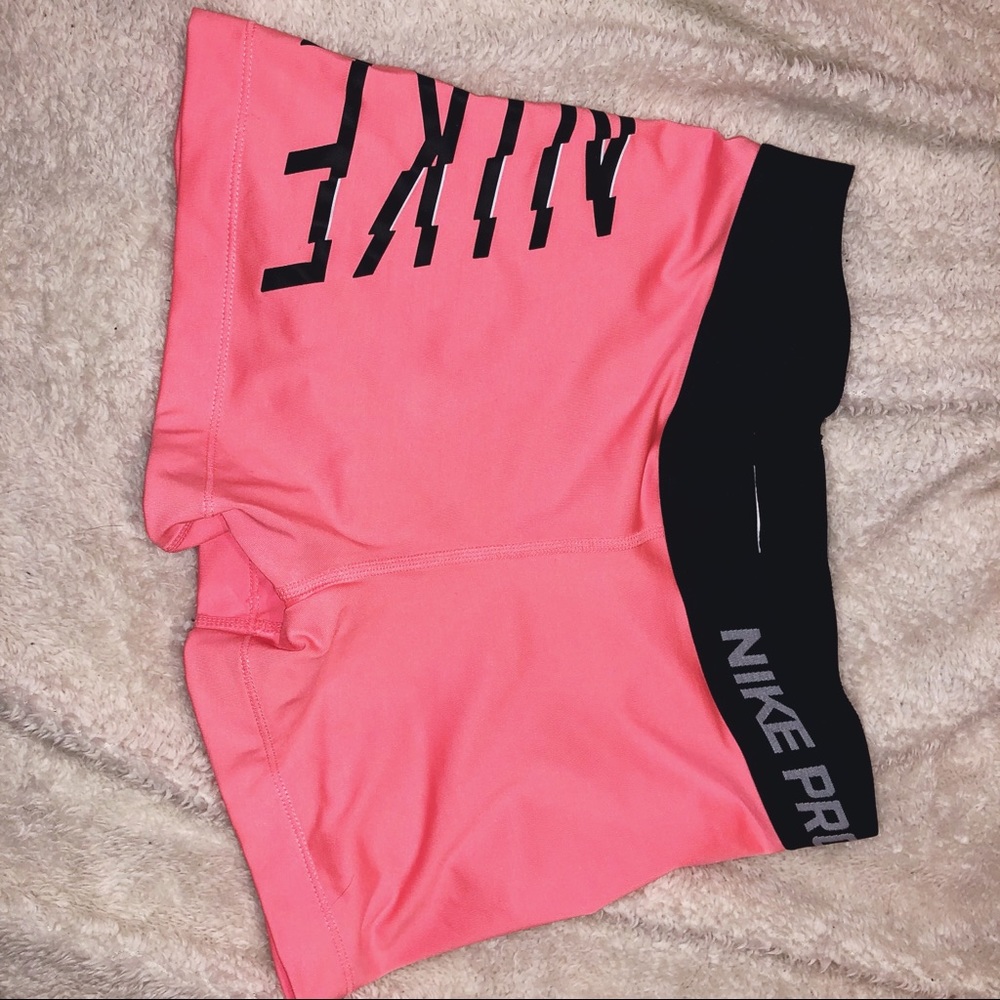 Gently worn Nike Pro’s!!